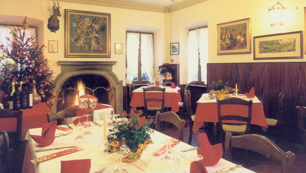 Albergo Ristorante Ai Pini Tarzo Buitenkant foto