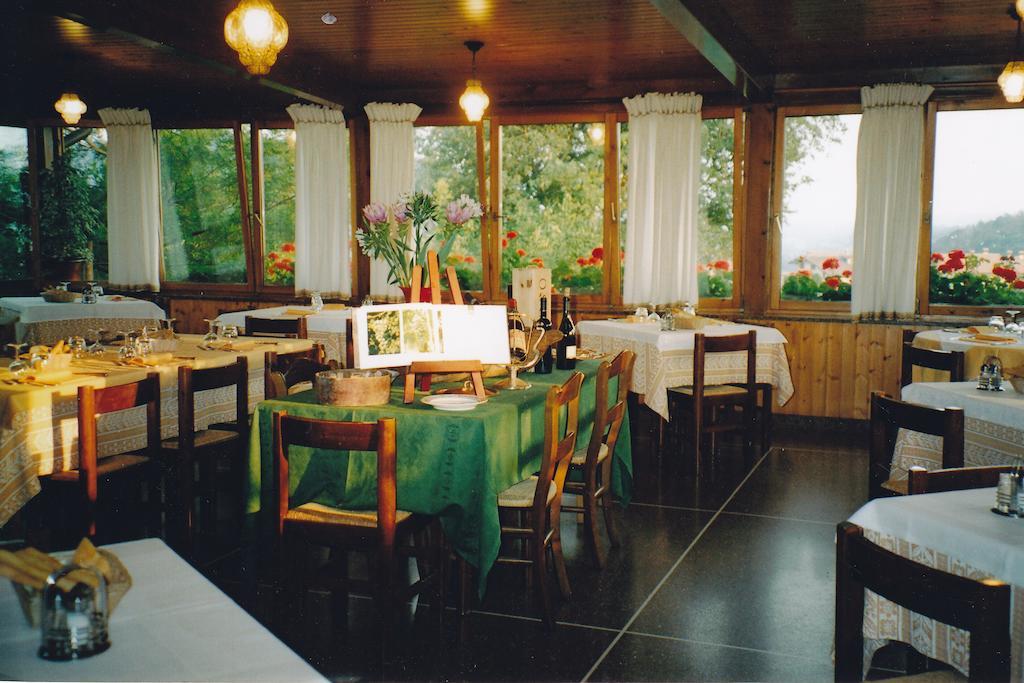 Albergo Ristorante Ai Pini Tarzo Buitenkant foto